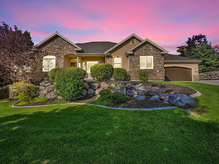 1693 E Crimson Oak Dr — Photo 43