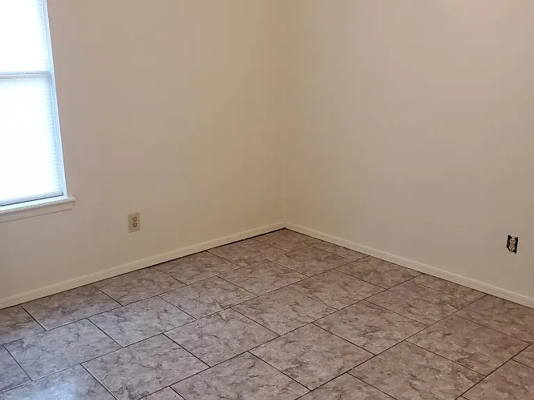 9607 Croxted Rd #9607 — Photo 3