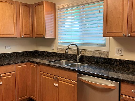 4th image of 210 Autumn Ln