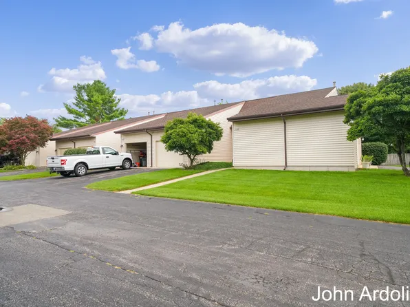 2704 Stonevalley Dr SW, Wyoming, MI 49519