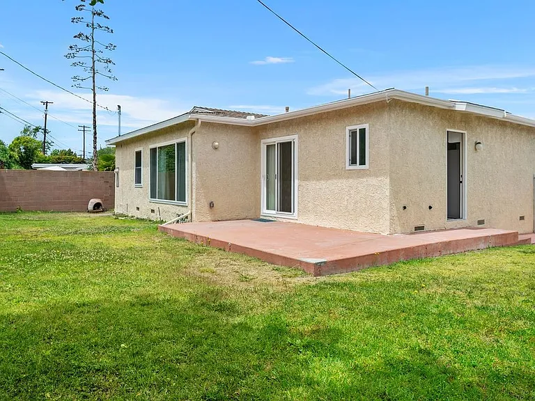 26015 Crest Rd — Photo 27