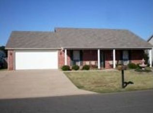 208 Hunters Run Dr, Haskell, AR 72015