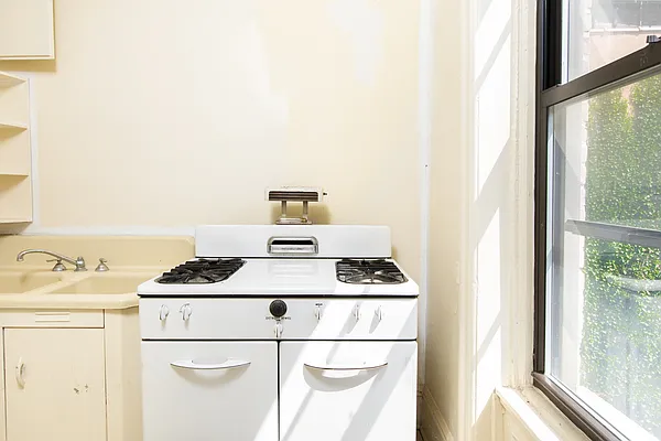 Sold by Compass | media 10