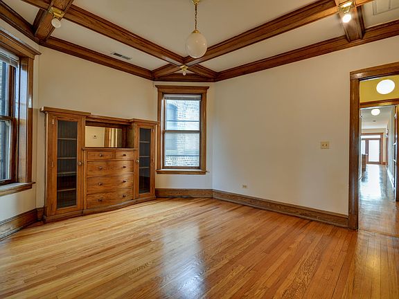 4th image of 3920 N Janssen Ave APT 3