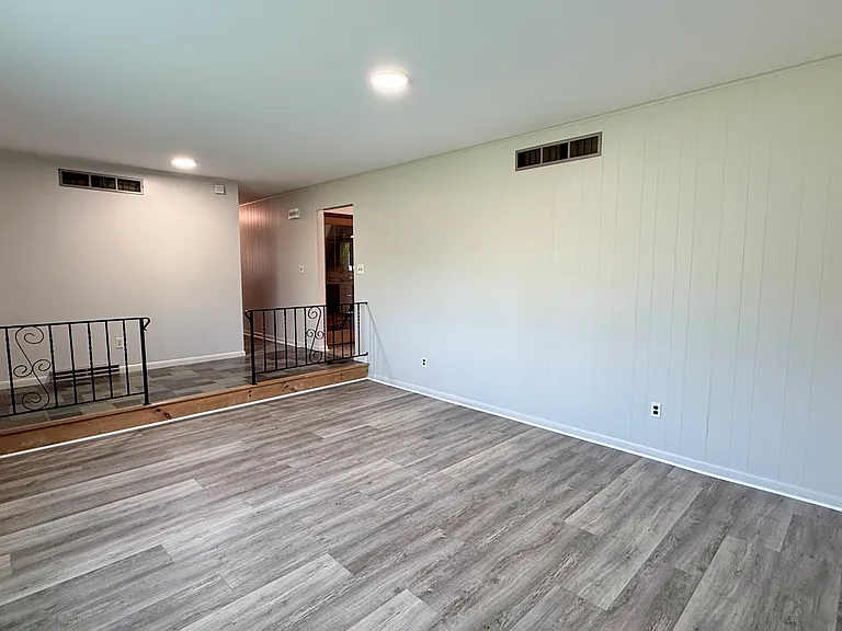 1007 N 10th St — Photo 11