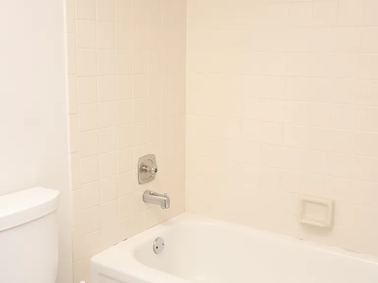 en-suite bathroom #1