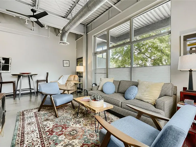 5200 Peachtree Rd #3208 — Photo 3