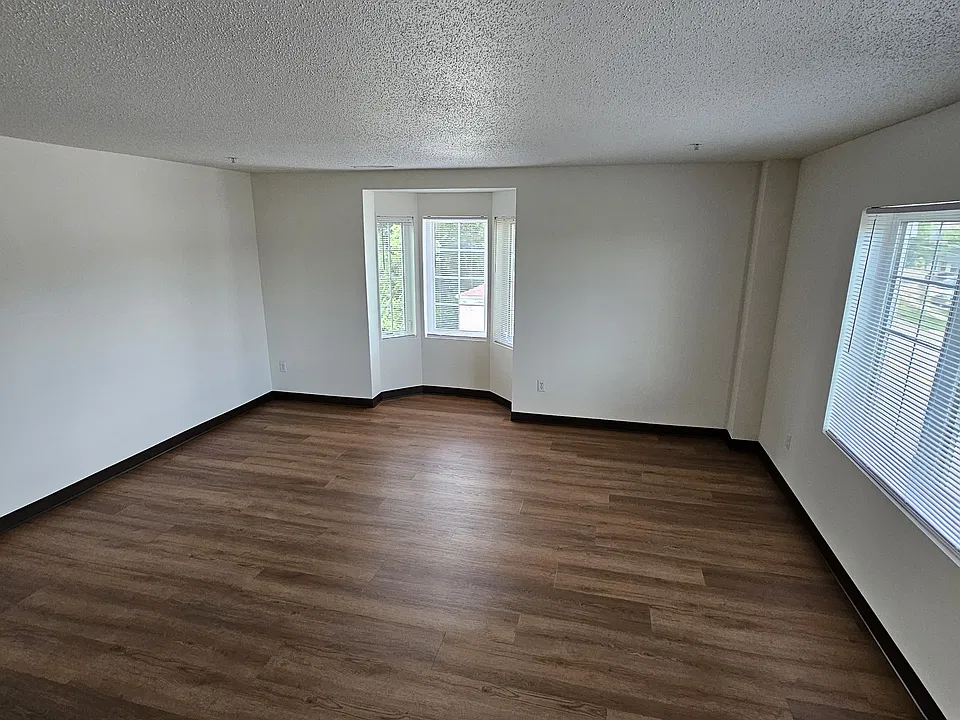 Living room 16x17