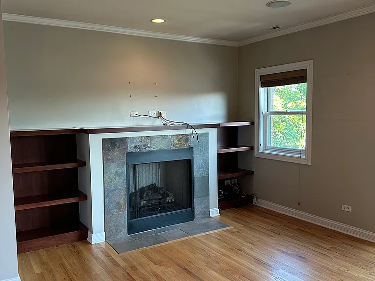 1148 W Roscoe St #4W — Photo 3