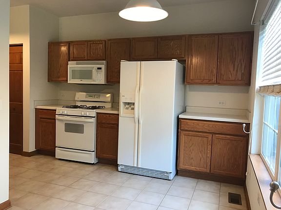 Nice size eating area.