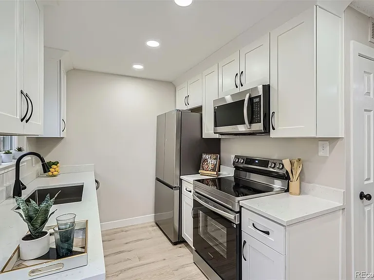 17443 E Temple Dr — Photo 9