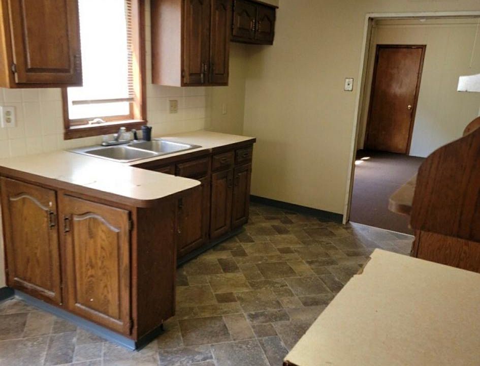 1st image of 407 Willett St