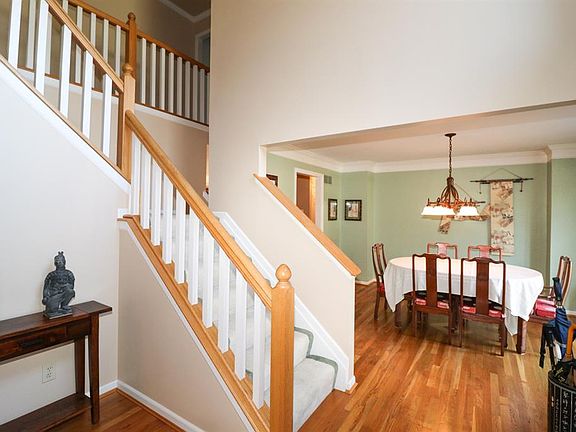 3rd image of 1807 Tanglewood Dr