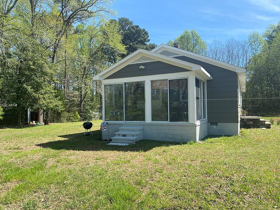 1st image of 697 Earls Ln