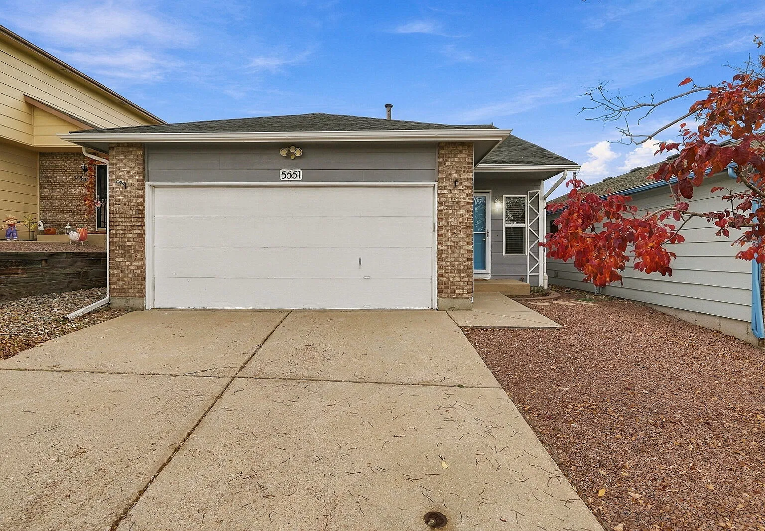3 bed, 2.0 bath, 1472 sqft, $2,305 — Photo 2