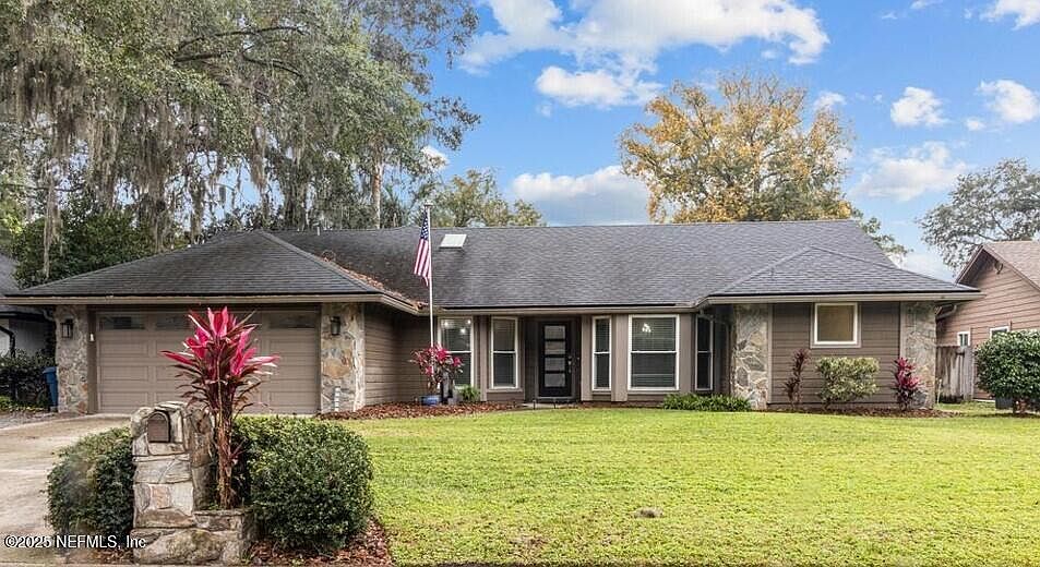1st image of 10942 BERKSHIRE Lane