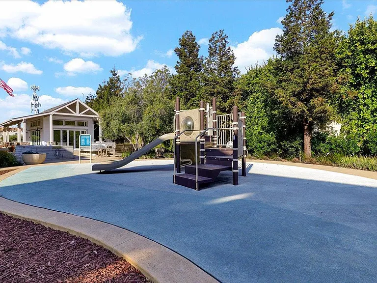 5569 Azalea Way — Photo 18