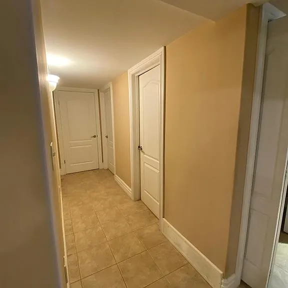 4518 Helsinki Cres — Photo 9