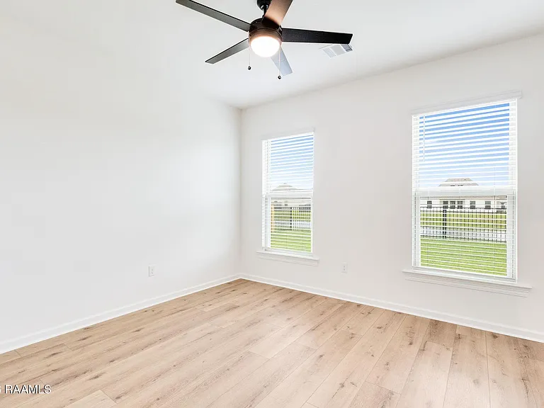 106 Dawson Ave — Photo 4