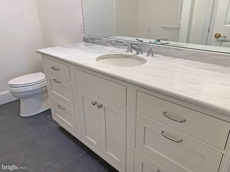 414 Old Lancaster Rd #405 — Photo 39