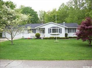6198 Robinhood Ln, Ashtabula, OH 44004