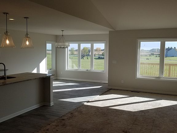 4th image of 1019 Benbrook Dr