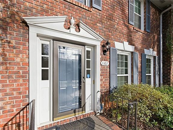 2nd image of 1102 Moorestown Cir