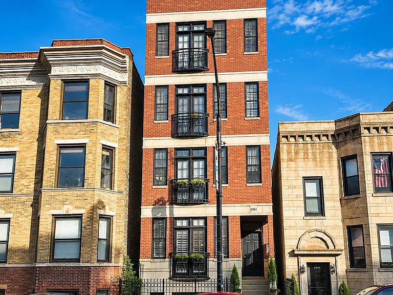 2951 N Halsted St #2 — Photo 1