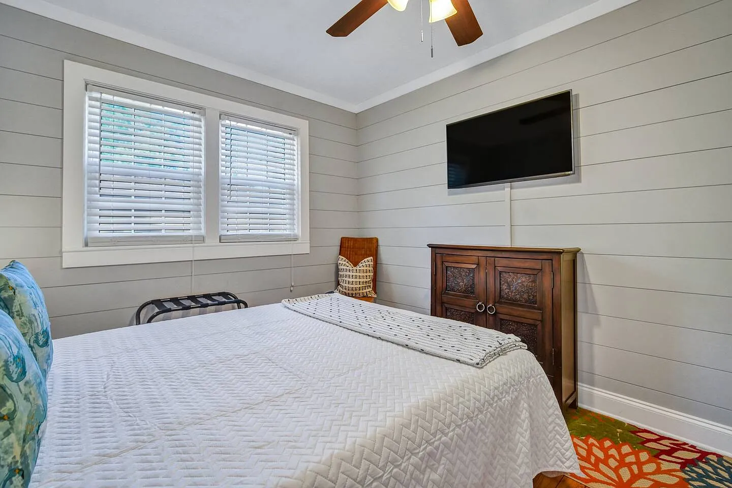 3 bed, 1200 sqft, $5,000 — Photo 2