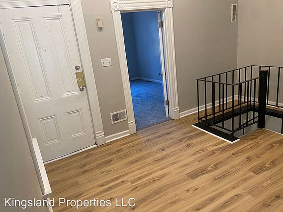 5th image of 735 Shenandoah Ave Floor 1