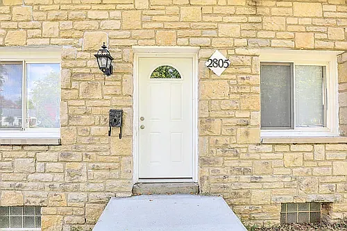 3 bed, 1.5 bath, 1300 sqft, $1,900 — Photo 3