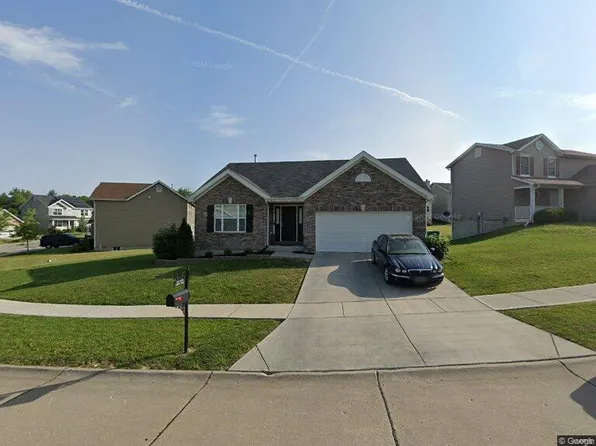2462 Harbor Landings Cir, Saint Louis, MO 63136