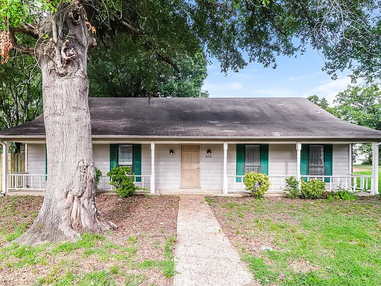 6708 Henredon Dr — Photo 1