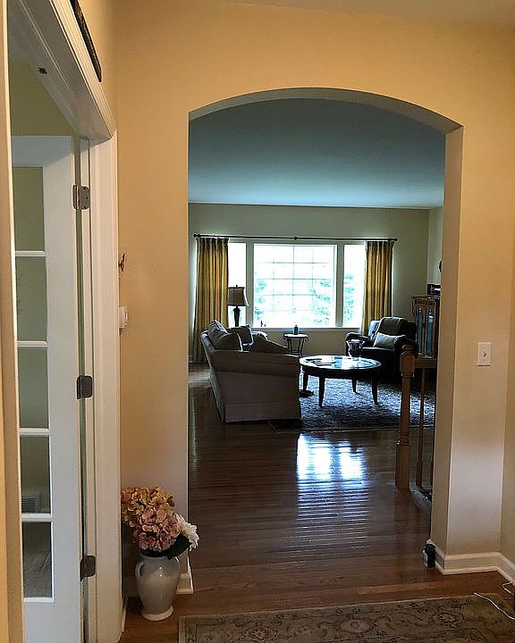 1st image of 51 Woodscape Dr