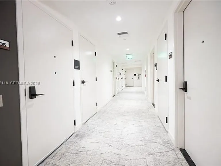 225 N Miami Ave #CU-1505 — Photo 8