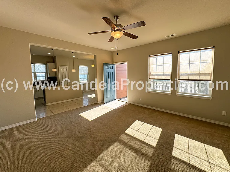 475 Eclipse Dr — Photo 2