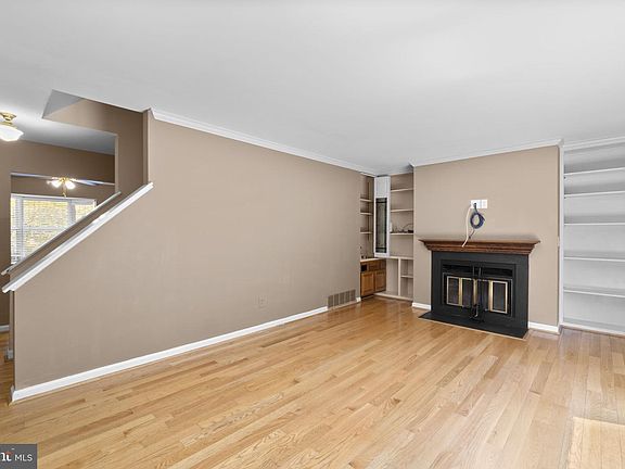 5th image of 20 Benway Ct