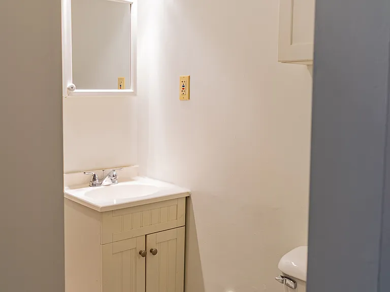 117 Midway Ave #1 — Photo 9