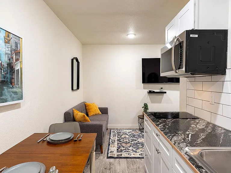 Easy Street Townhomes — Photo 4