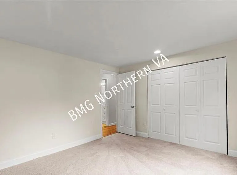 8461 Yellow Leaf Ct — Photo 8
