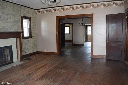 2nd image of 404 Park Ave