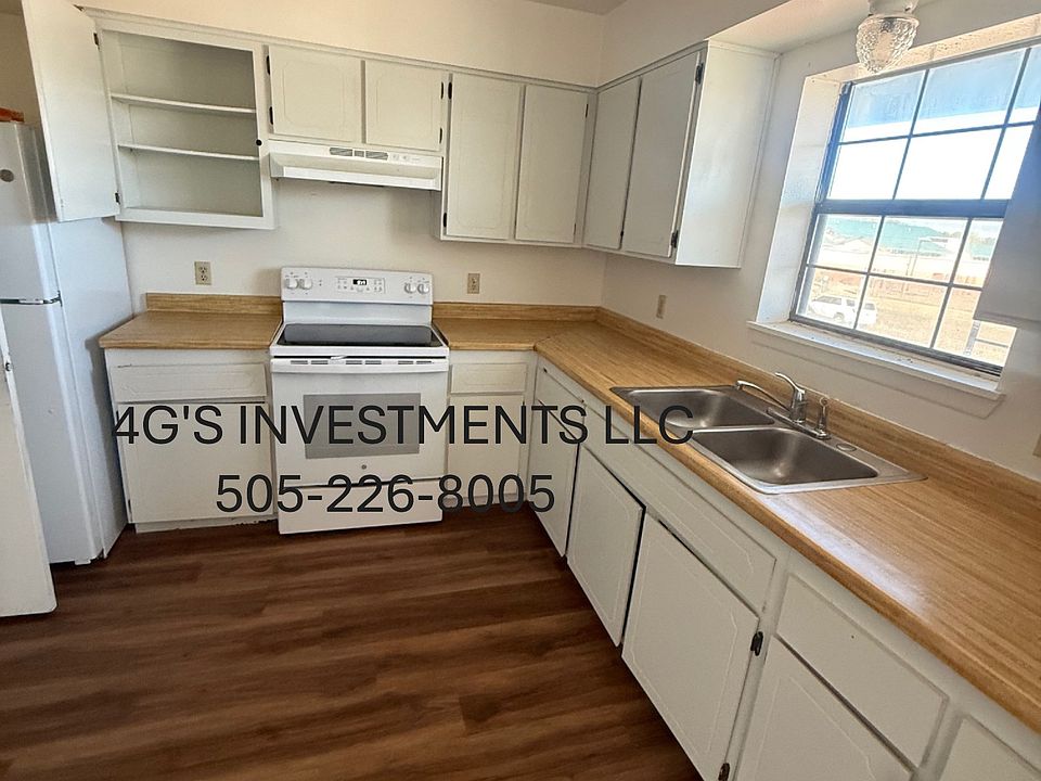 2nd image of 313 W Sycamore Ave Spc 17
