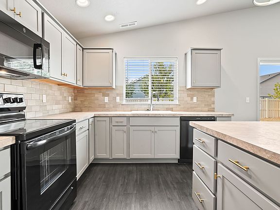 5th image of 2534 W Balboa Dr