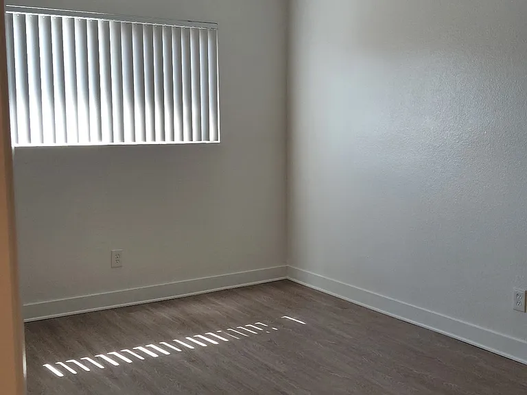 25 New York St #15 — Photo 7