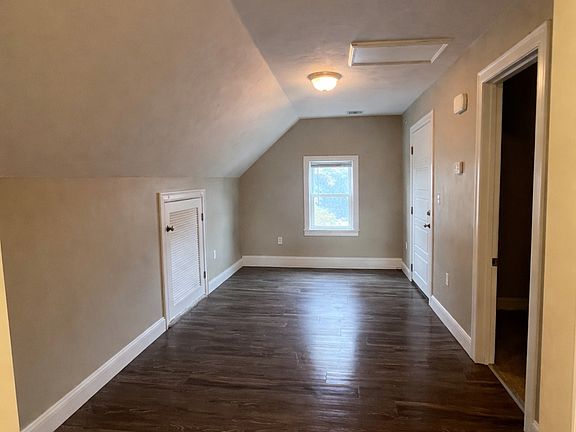2nd image of 301 W Elm St #3