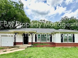 416 N 7th St, Midlothian, TX 76065