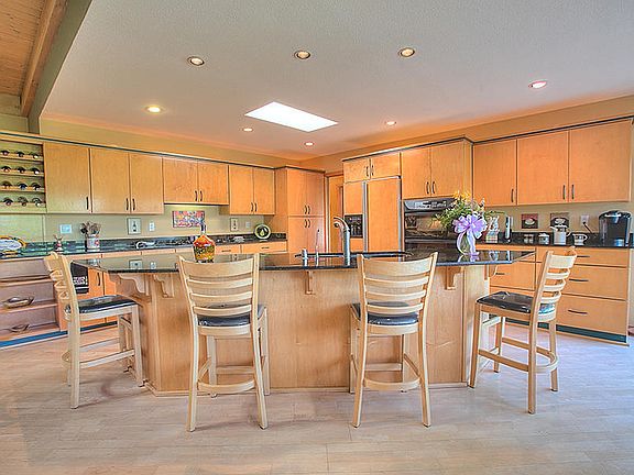 3rd image of 3230 La Mancha Dr NW