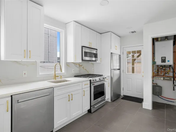 36 Kildare Road, Island Park, NY 11558