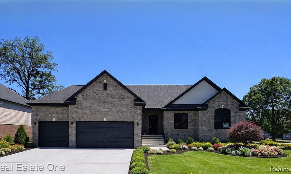 1st image of 50402 Oakbrooke Dr E