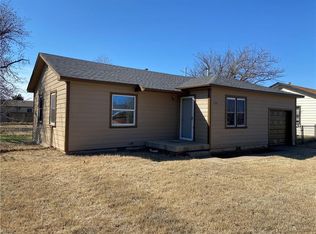 1204 E Cherry St, Altus, OK 73521